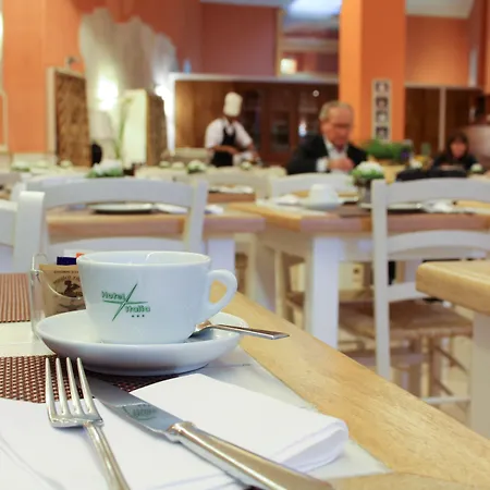 Italia Hotel 3*