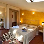 فندق Italia 3*