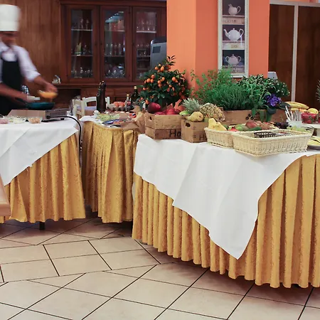 Hotel Italia 3*