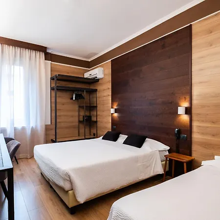 Hotell Italia 3*