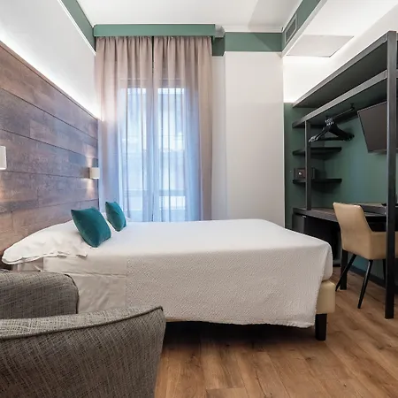 Italia Hotel 3*