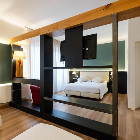 Italia Hotel 3*
