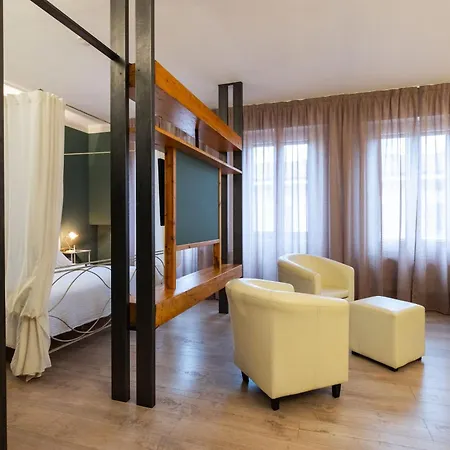 فندق Italia 3*