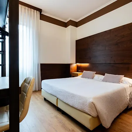 Hotel Italia 3*